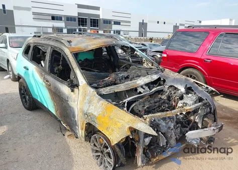 2020 Jeep Cherokee Latitude 4X4 from USA, damaged, VIN 1C4PJMCB5LD534639